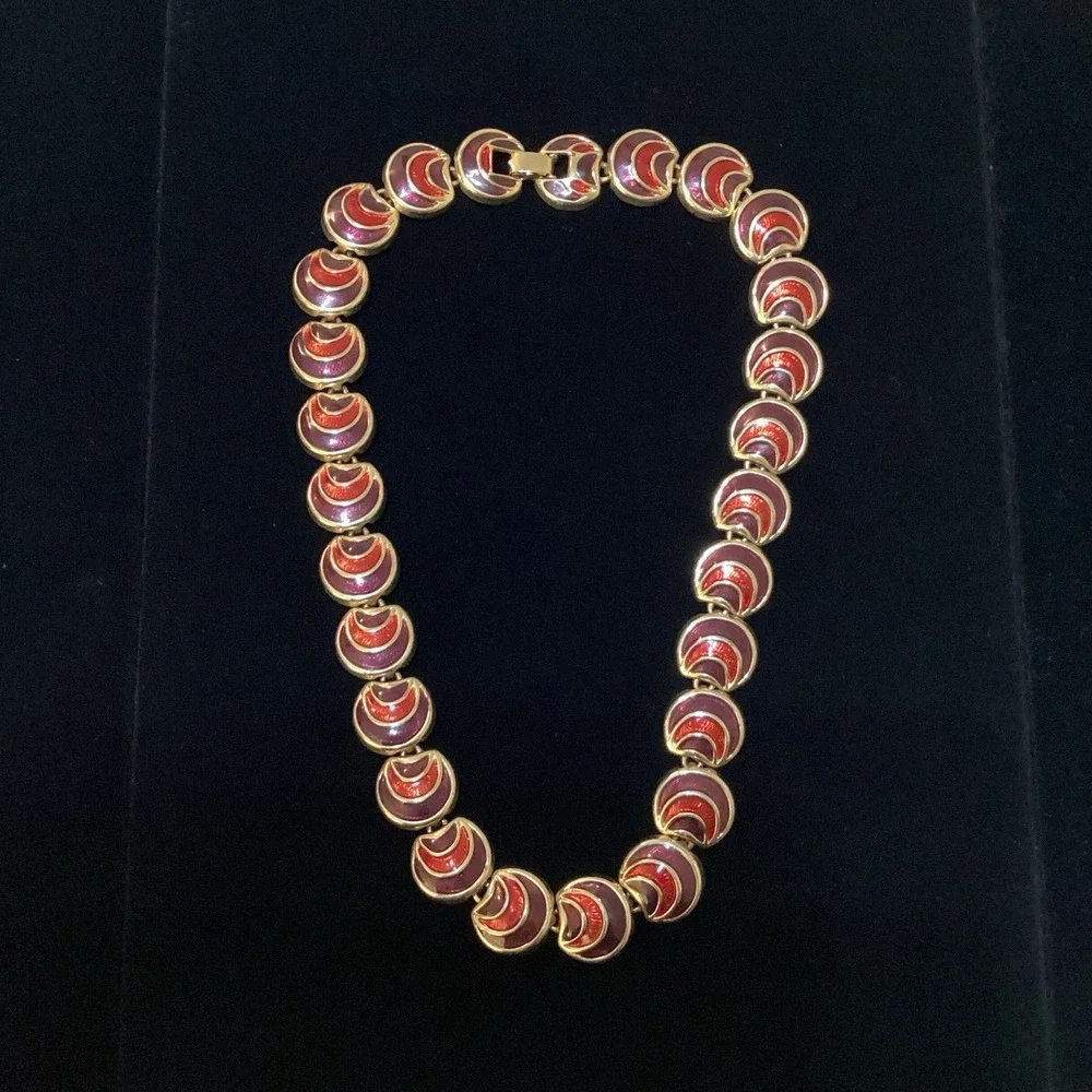 Vintage Gold Tone Red Enamel Scalloped Link Collar Necklace 17.5 Inch Statement